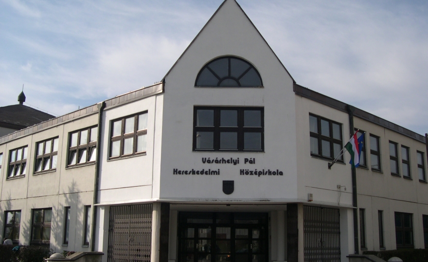 Álláslehetőségek a Vásárhelyiben!
