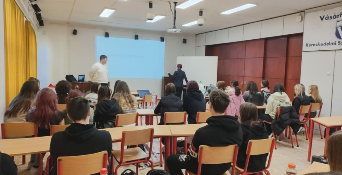  Iskolánk volt tanítványa a munkaerőpiaci tapasztalatairól