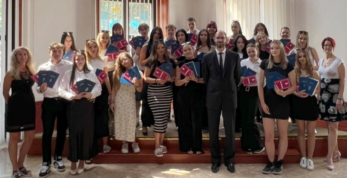 Történelmi pillanat a Vásárhelyiben - első technikusi oklevelek: 13D